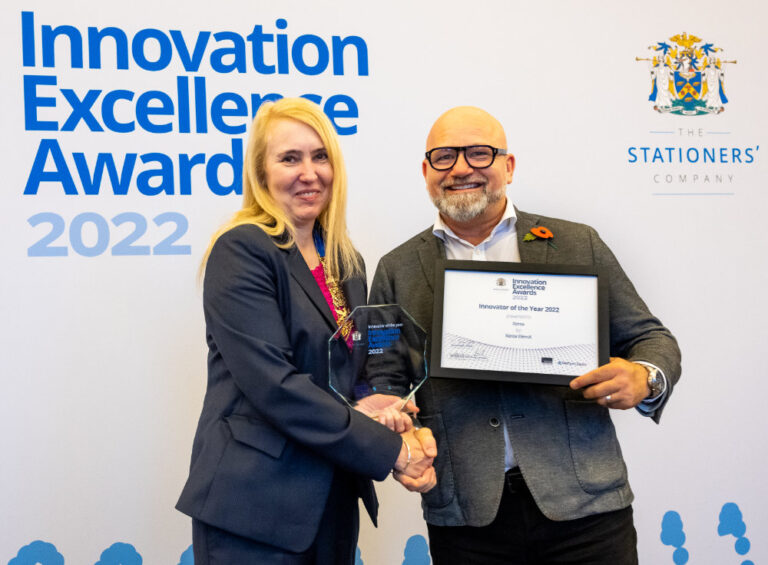 The Master presents Xerox with Innovator of the Year trophy